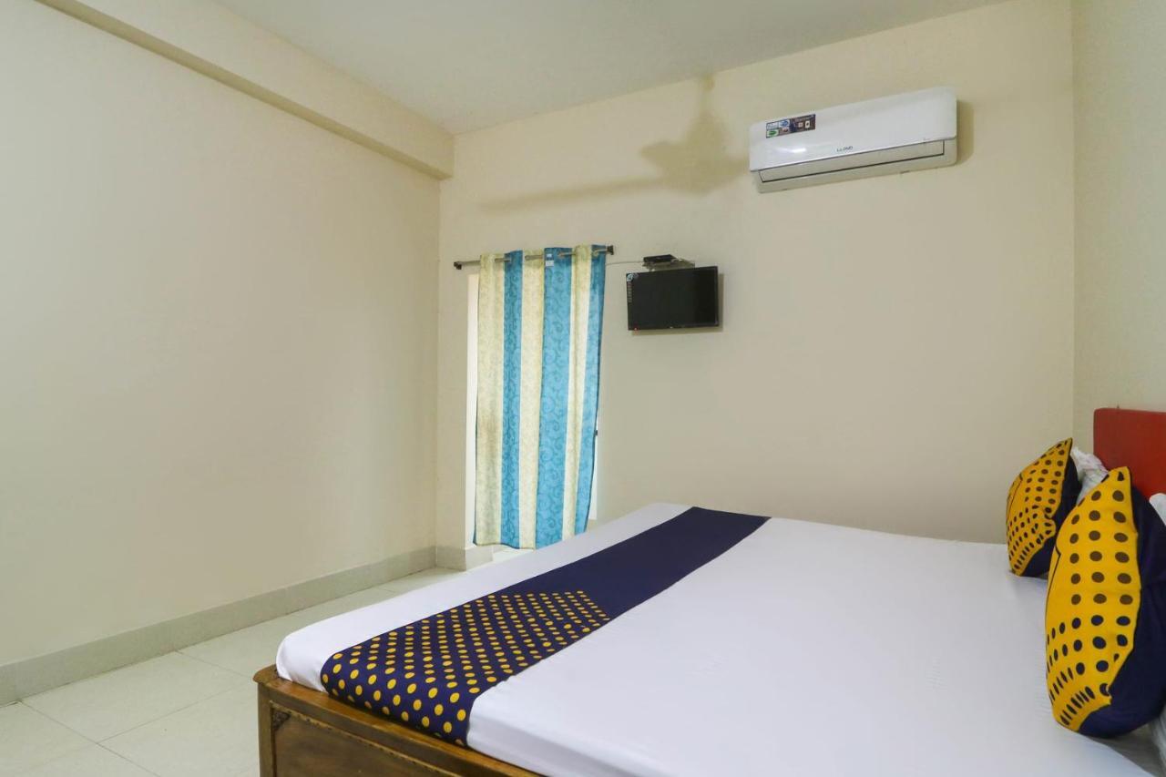 Spot On 68151 Prafulla Palace Hotel Jatani ภายนอก รูปภาพ