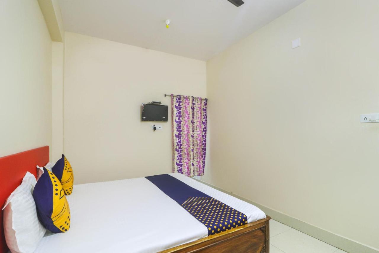 Spot On 68151 Prafulla Palace Hotel Jatani ภายนอก รูปภาพ