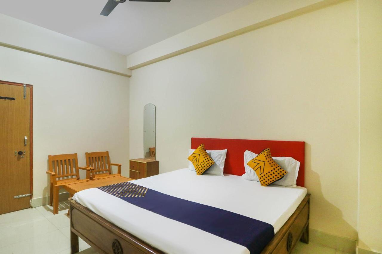 Spot On 68151 Prafulla Palace Hotel Jatani ภายนอก รูปภาพ