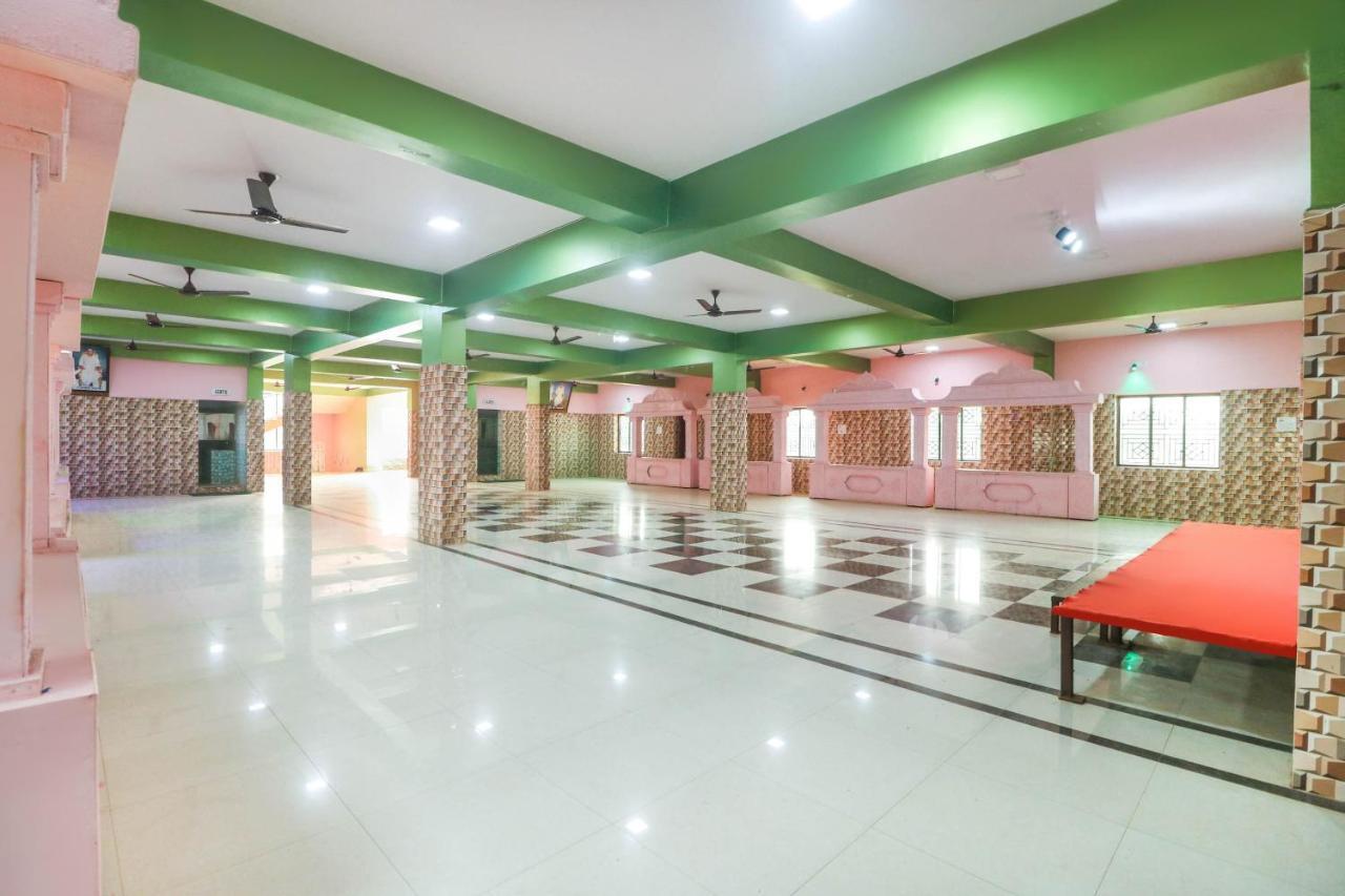 Spot On 68151 Prafulla Palace Hotel Jatani ภายนอก รูปภาพ