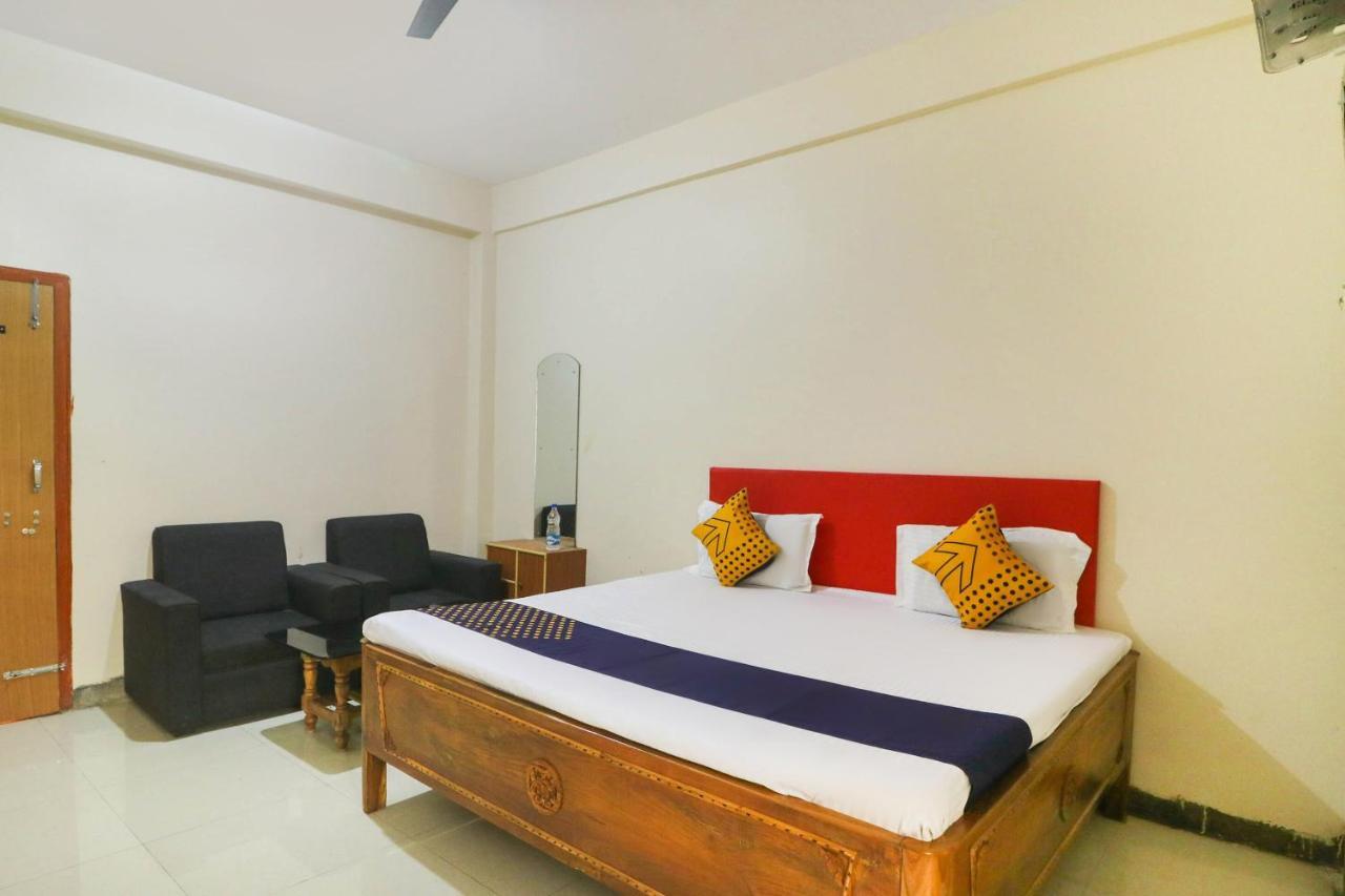 Spot On 68151 Prafulla Palace Hotel Jatani ภายนอก รูปภาพ