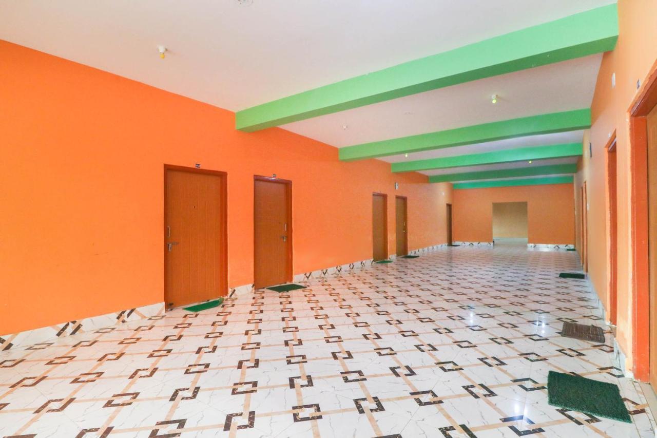 Spot On 68151 Prafulla Palace Hotel Jatani ภายนอก รูปภาพ