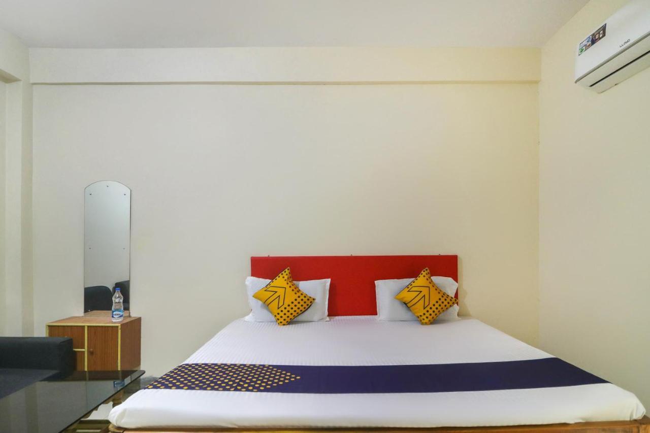 Spot On 68151 Prafulla Palace Hotel Jatani ภายนอก รูปภาพ