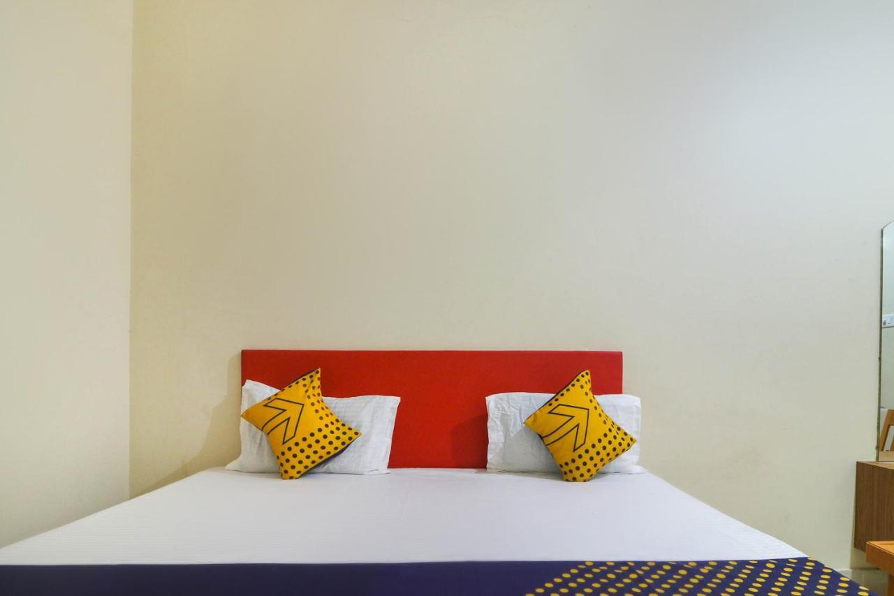 Spot On 68151 Prafulla Palace Hotel Jatani ภายนอก รูปภาพ